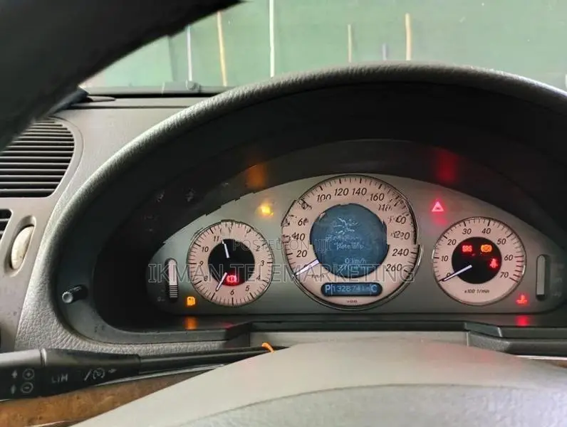 Mercedes Benz E200 2004