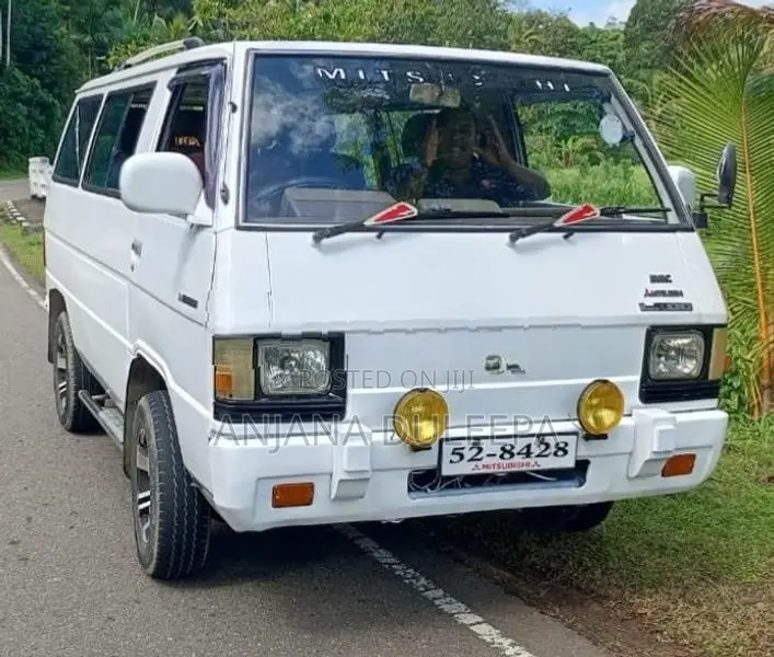 Mitsubishi Delica L300 1984