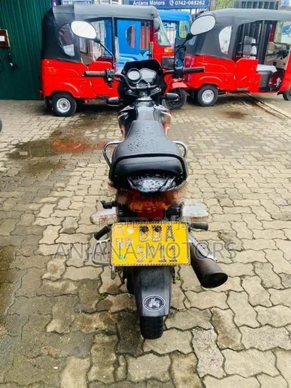 TVS Metro 2015