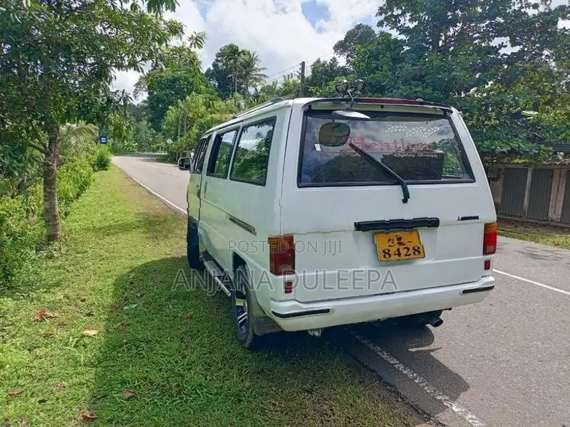 Mitsubishi Delica L300 1984
