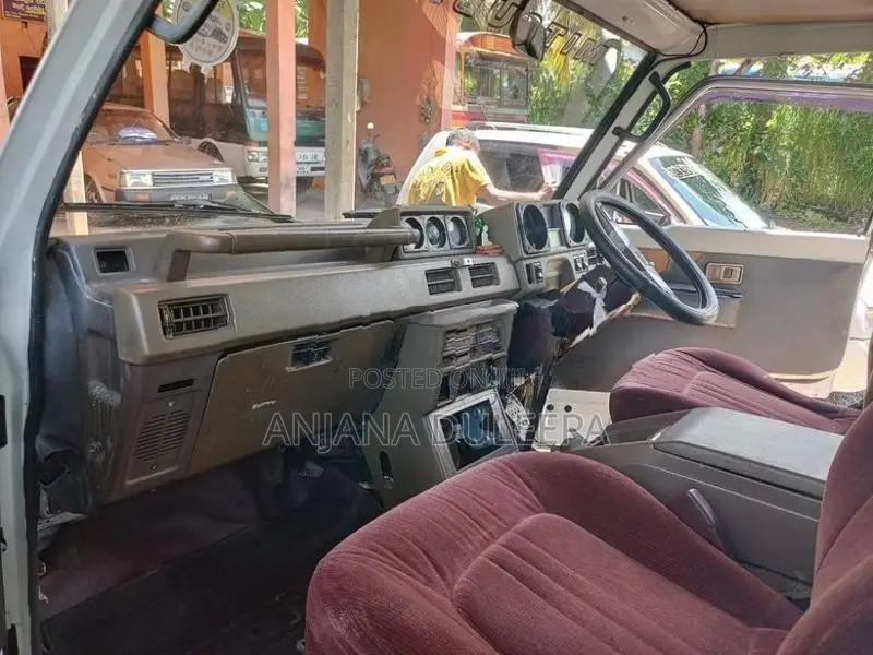 Mitsubishi Delica L300 1984