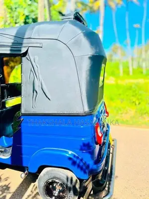 Bajaj RE 2015