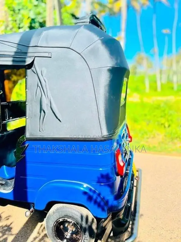 Bajaj RE 2015
