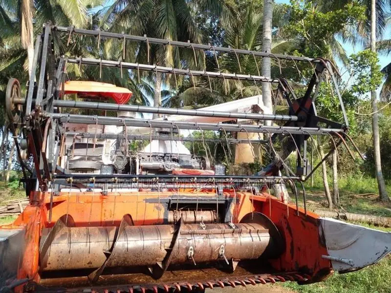 Kubota DC-68G Harvester with Bed