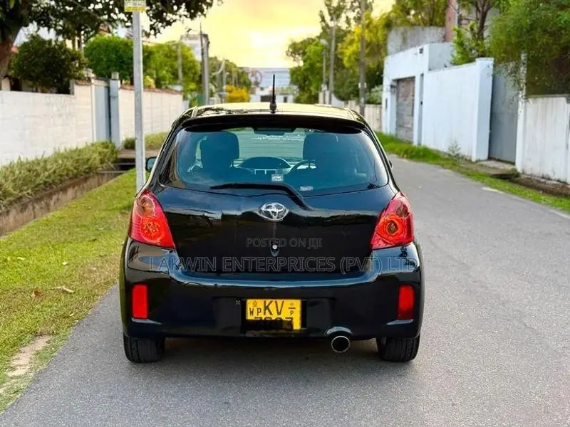 Toyota Vitz RS 1300 2010