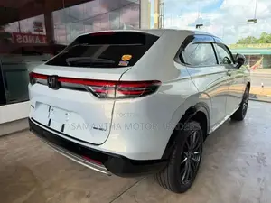 Honda Vezel Z sunlight white 2025