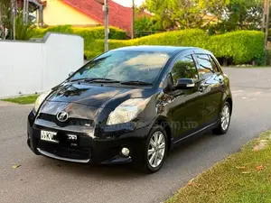 Toyota Vitz RS 1300 2010