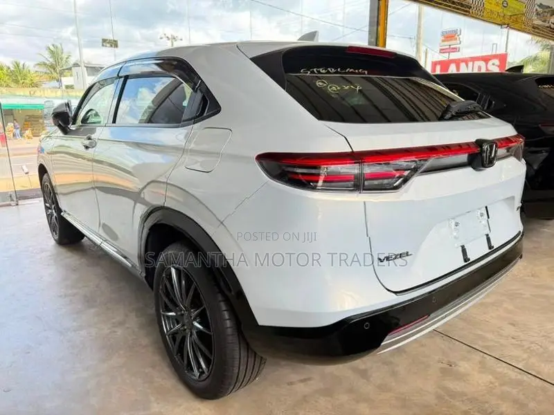 Honda Vezel Z sunlight white 2025