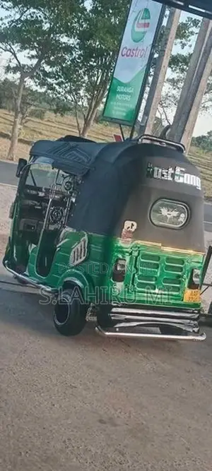 Bajaj RE 2014