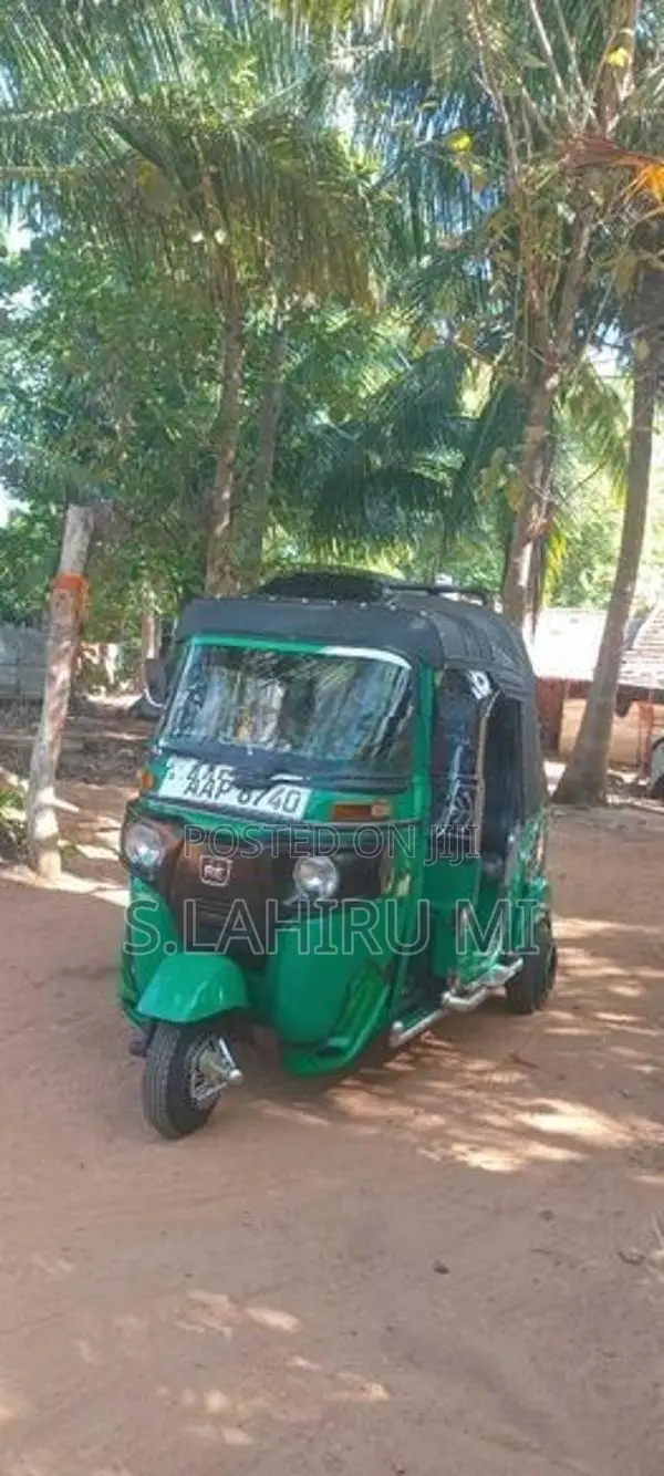 Bajaj RE 2014
