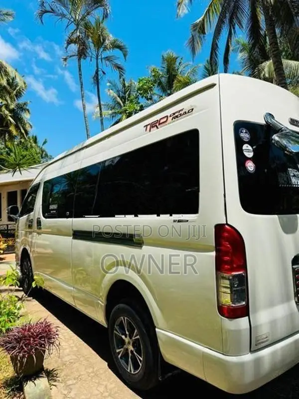 Toyota KDH High Roof GL Van 2007