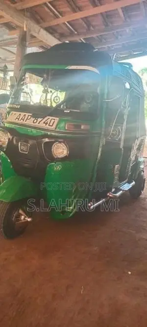 Bajaj RE 2014