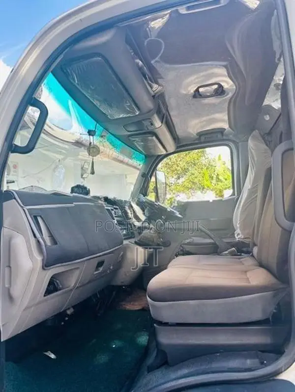 Tata Ultra 812 Full Body 2017