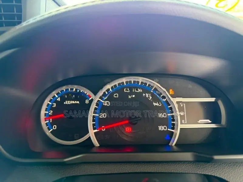 Toyota Roomy Custom G 2023