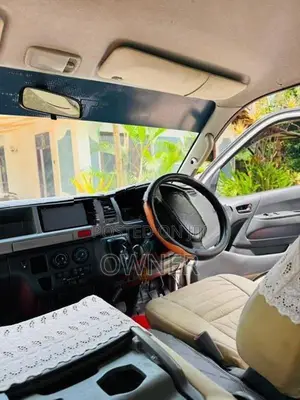 Toyota KDH High Roof GL Van 2007