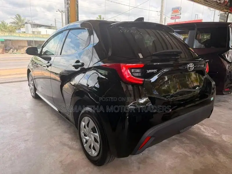 Toyota Yaris G LED 2023
