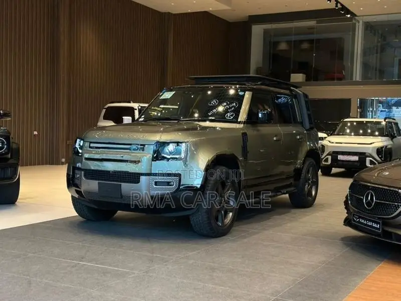 Land Rover Defender P300 X-Dynamic SE 2025