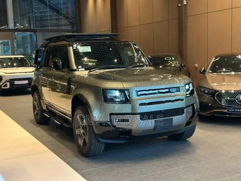Land Rover Defender P300 X-Dynamic SE 2025