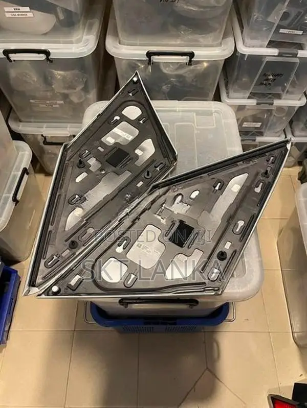 Genuine Audi Q2 2020 Rear Quarter Panels Silver
