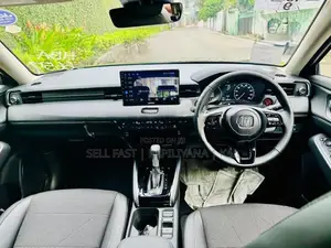 Honda Vezel Z Grade W/Charge B/N 2025