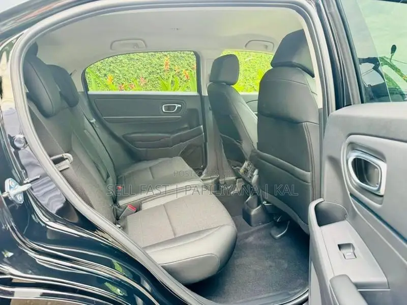 Honda Vezel Z Grade W/Charge B/N 2025