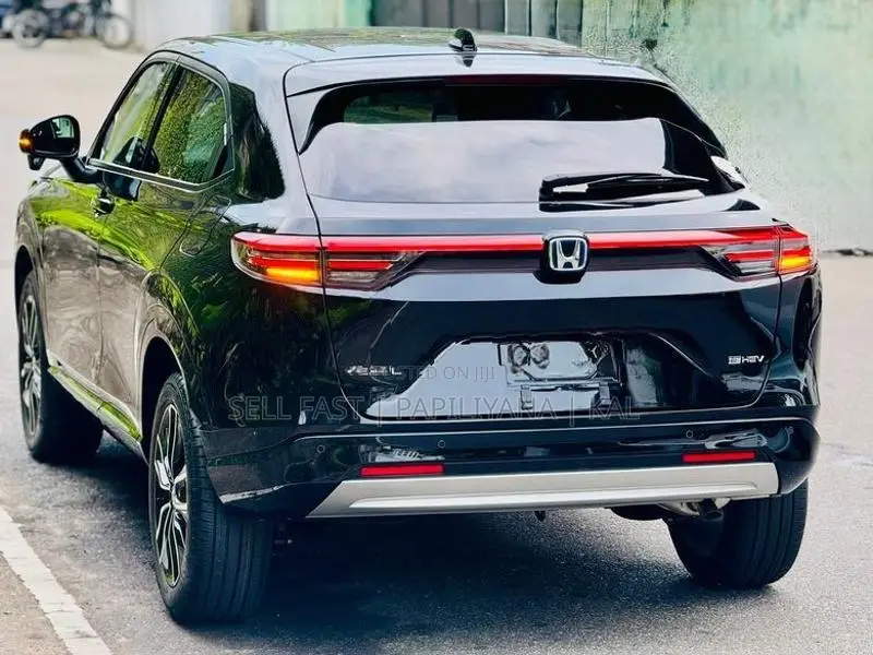 Honda Vezel Z Grade W/Charge B/N 2025