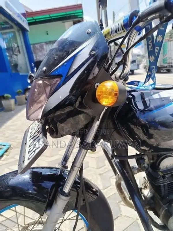 Bajaj CT100 2015