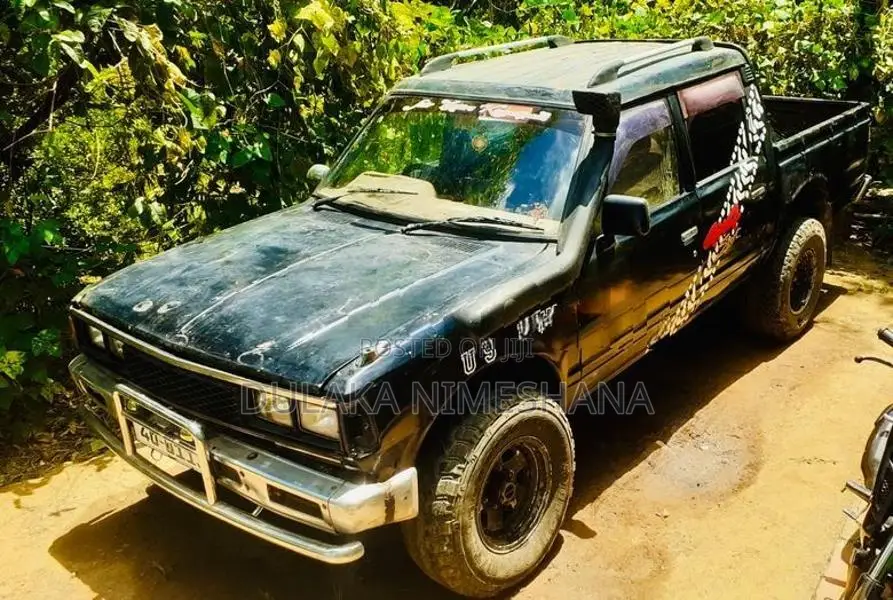 Nissan Dutsun 1983
