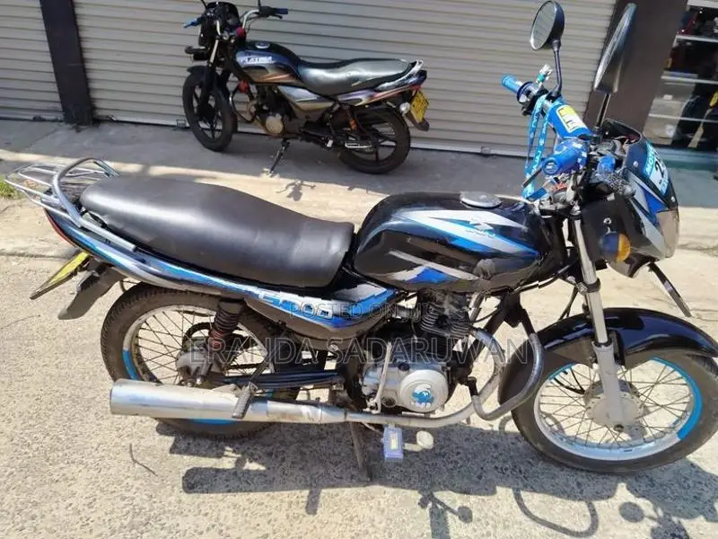 Bajaj CT100 2015