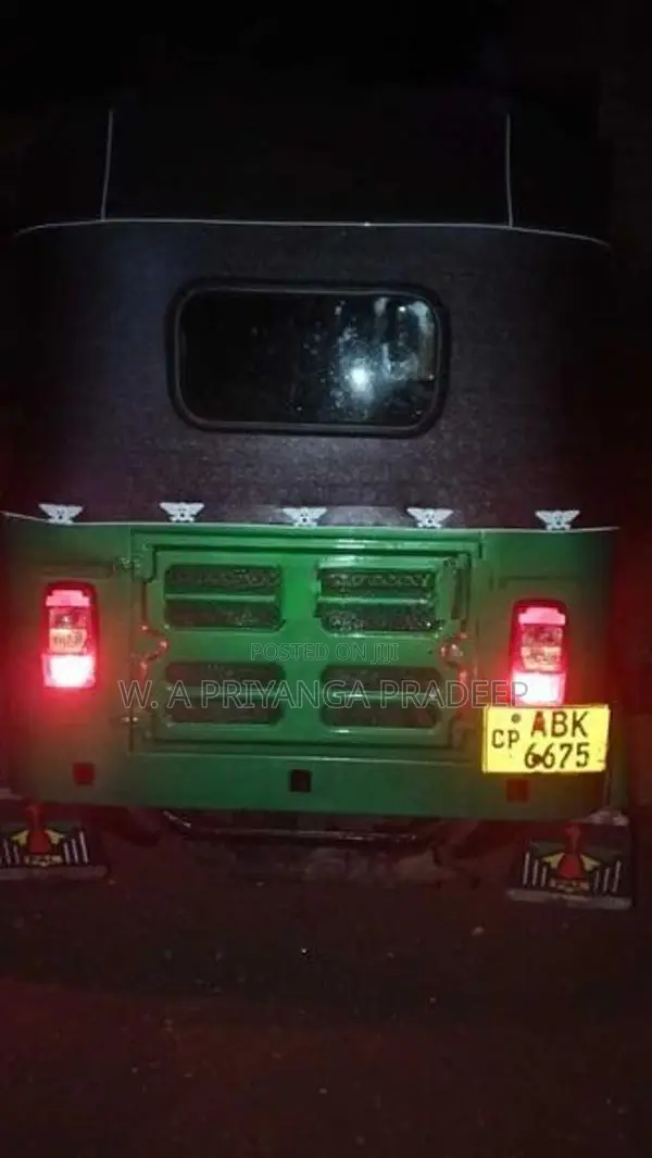 Bajaj RE 2016