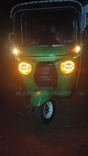 Bajaj RE 2016