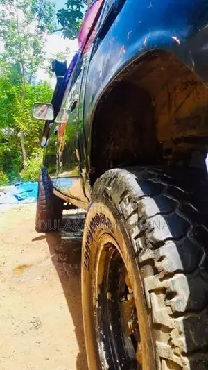 Nissan Dutsun 1983