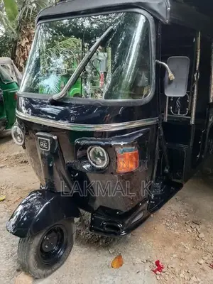 Bajaj RE 2012