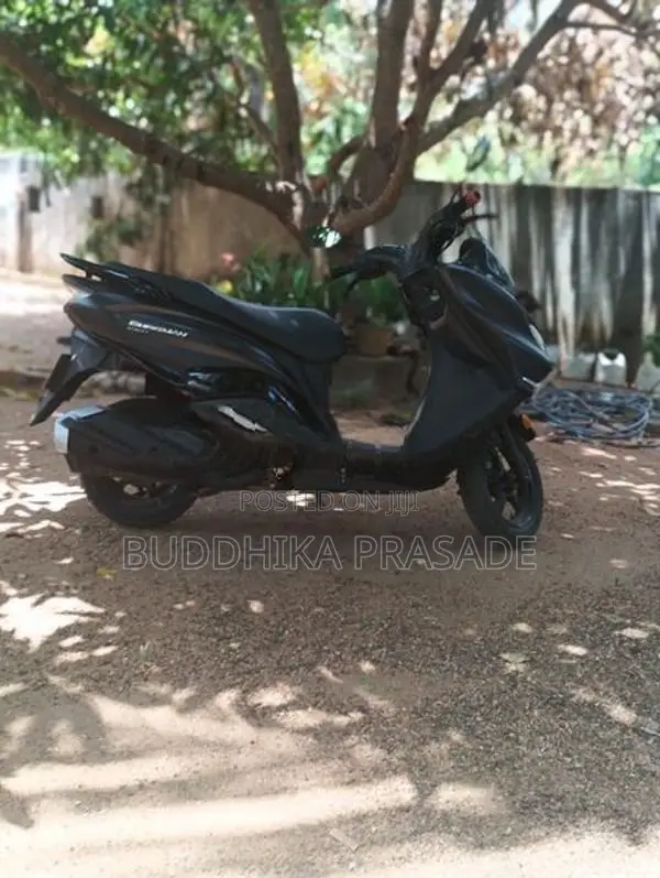 Suzuki Burgman 2019