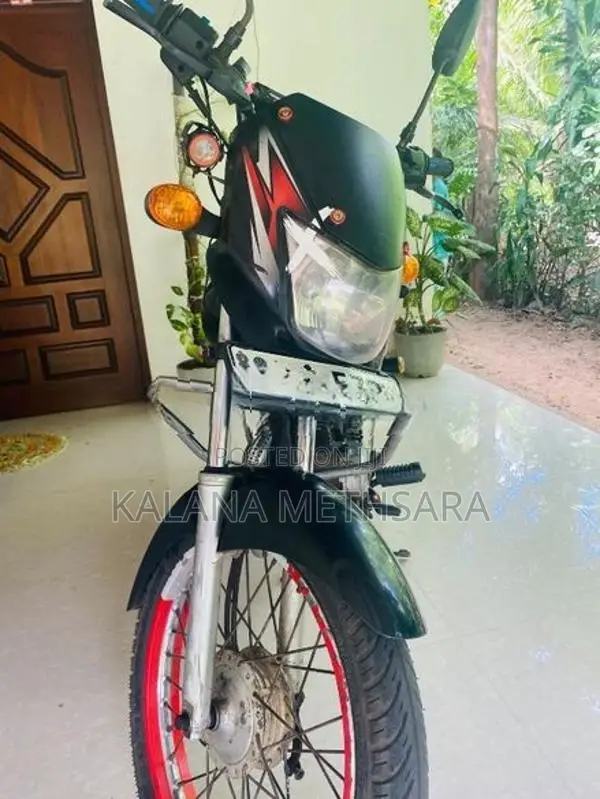 Bajaj CT100 2004