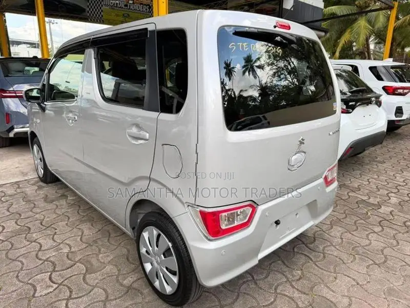 Suzuki Wagon R FX Petrol 2025