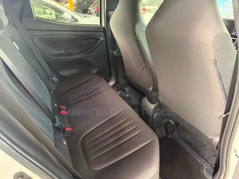 Toyota Yaris X Grade 2025