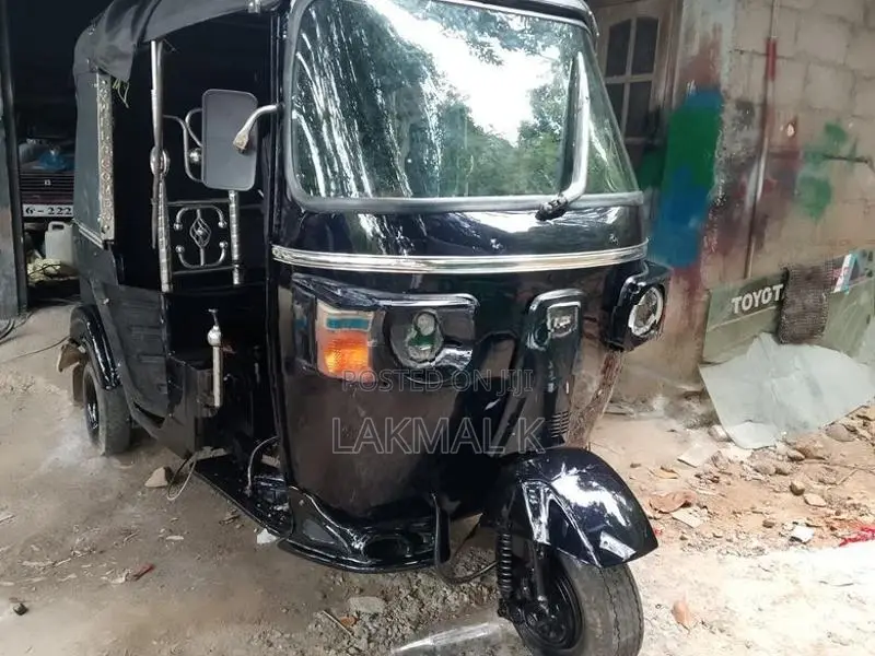 Bajaj RE 2012