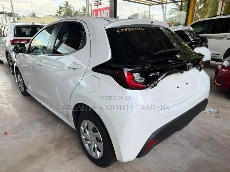 Toyota Yaris X Grade 2025
