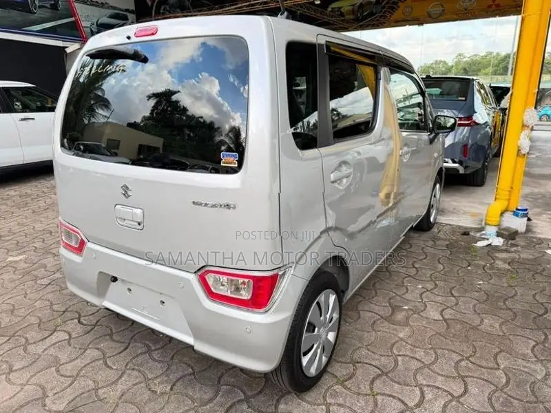 Suzuki Wagon R FX Petrol 2025