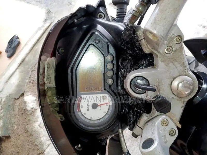 Bajaj Pulsar 180 black 2010