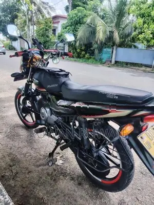 Bajaj Platina 100 2016
