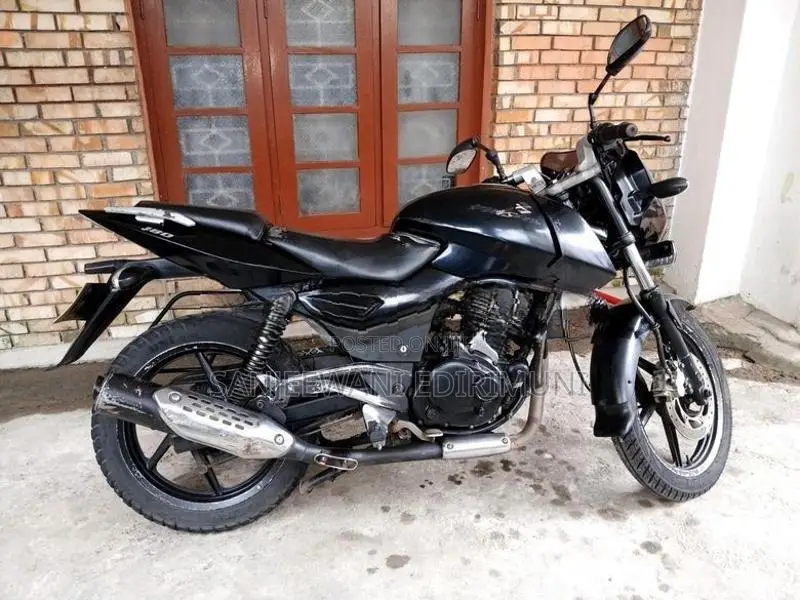 Bajaj Pulsar 180 black 2010