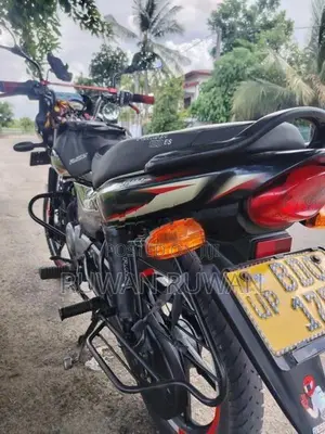 Bajaj Platina 100 2016