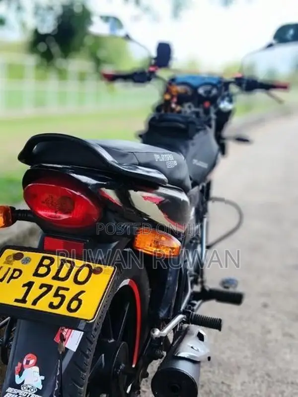 Bajaj Platina 100 2016