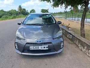 Toyota Aqua 2012
