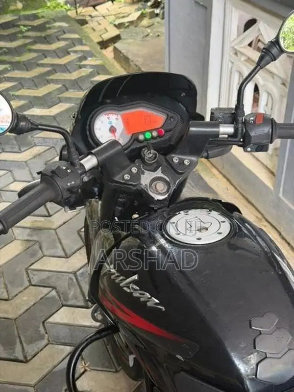 Bajaj Pulsar 150 2017