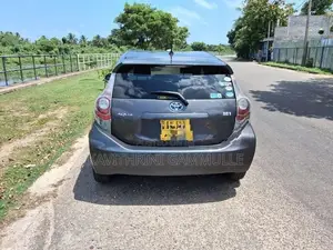 Toyota Aqua 2012