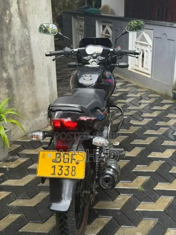 Bajaj Pulsar 150 2017