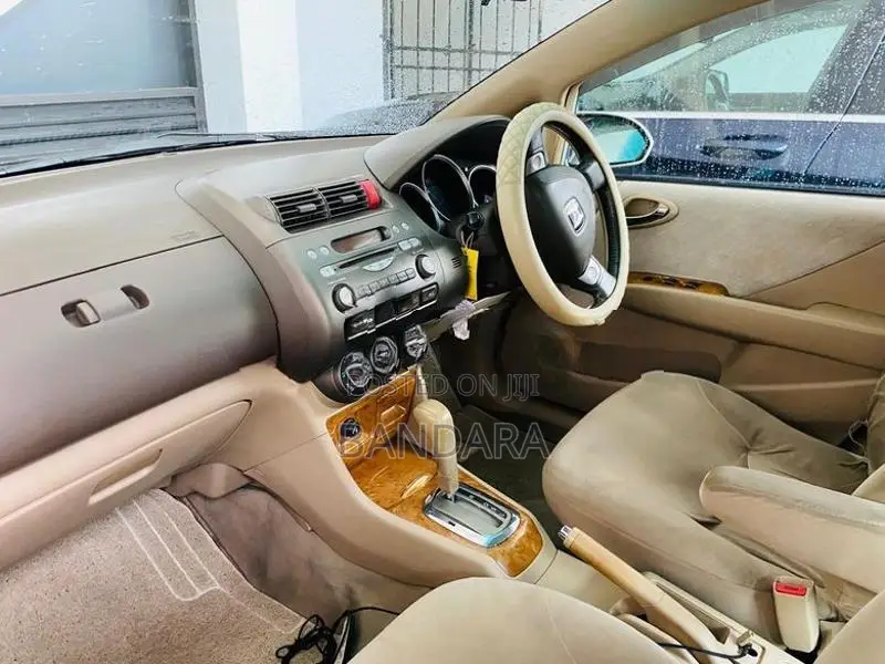Honda Fit Aria 2005